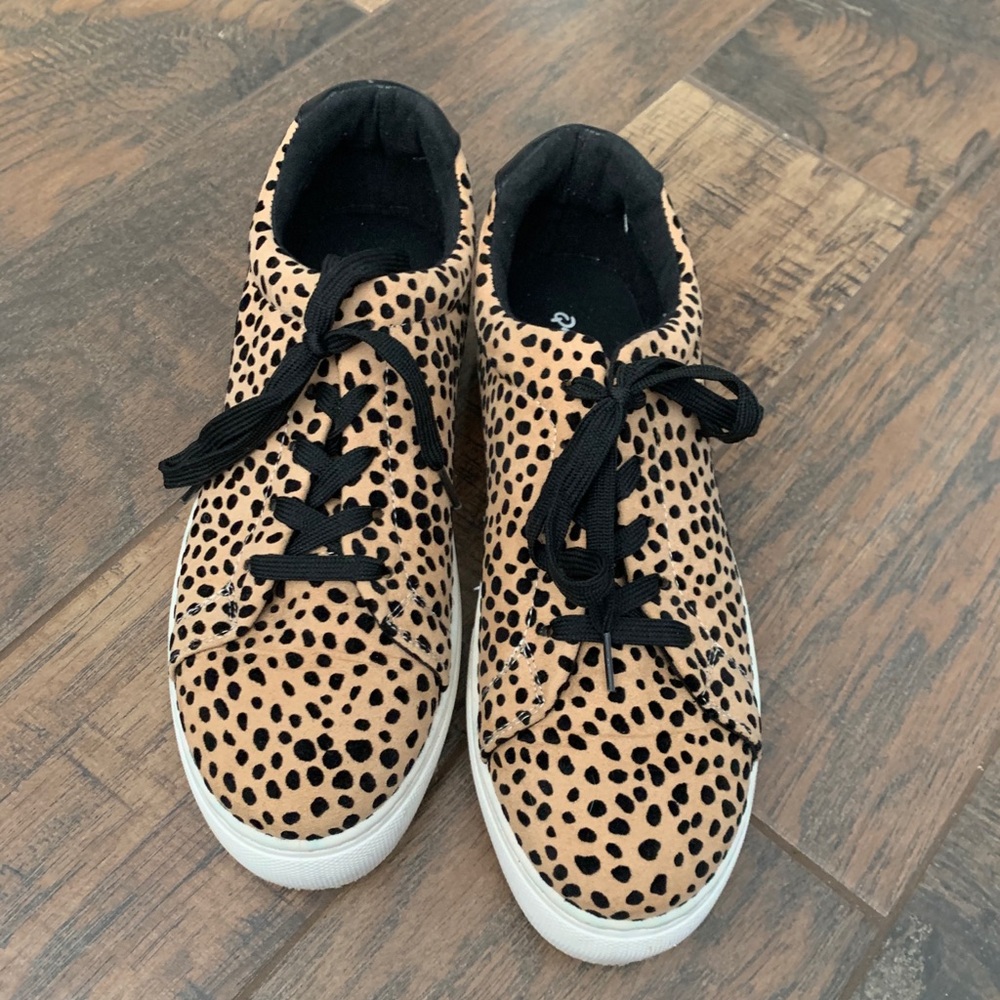 Spotted sneakers